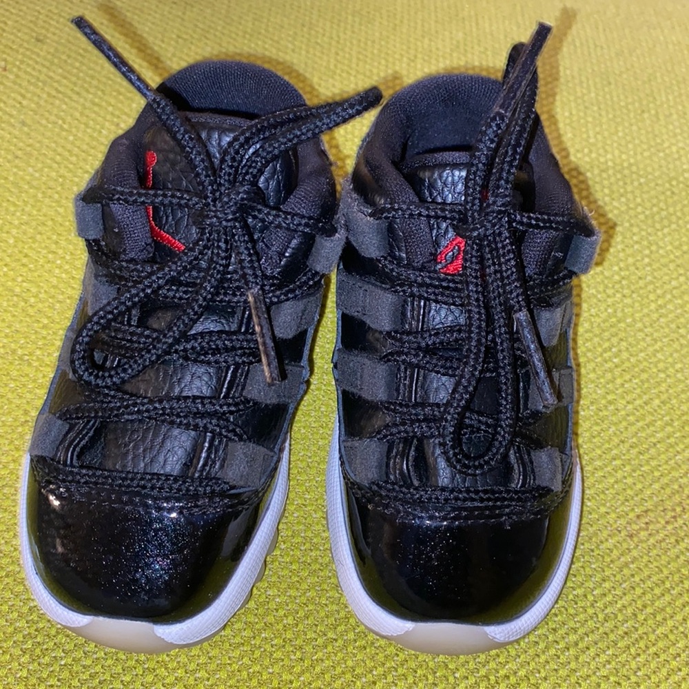 Jordan toddler size 6C Black
